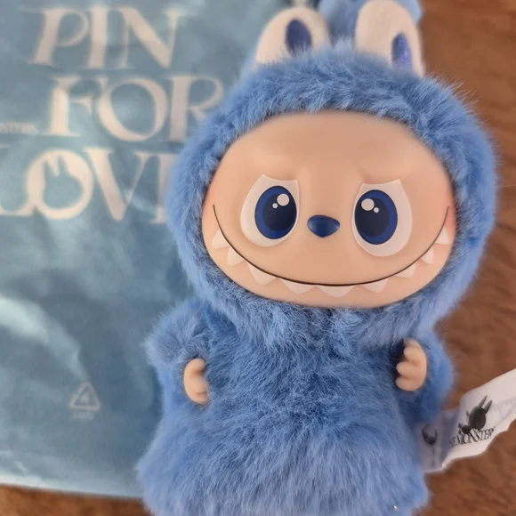 PIN FOR LOVE - Picture 2 of 7